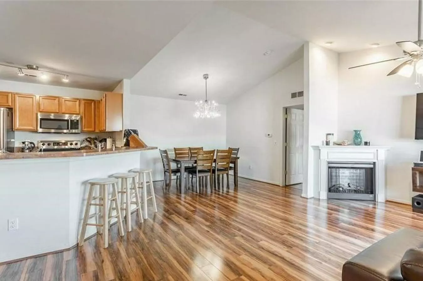 Gorgeous Commerce Township 2 Bed/2 Bath Move In Ready Condo! Apartment for rent in Commerce Twp, MI