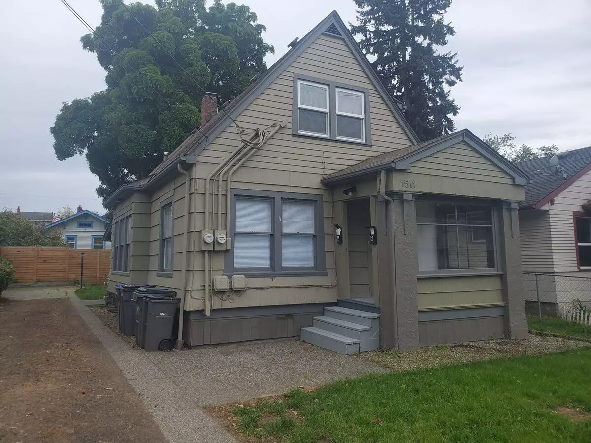 Remolded Top Floor Unit Apartment for rent in Bremerton, WA