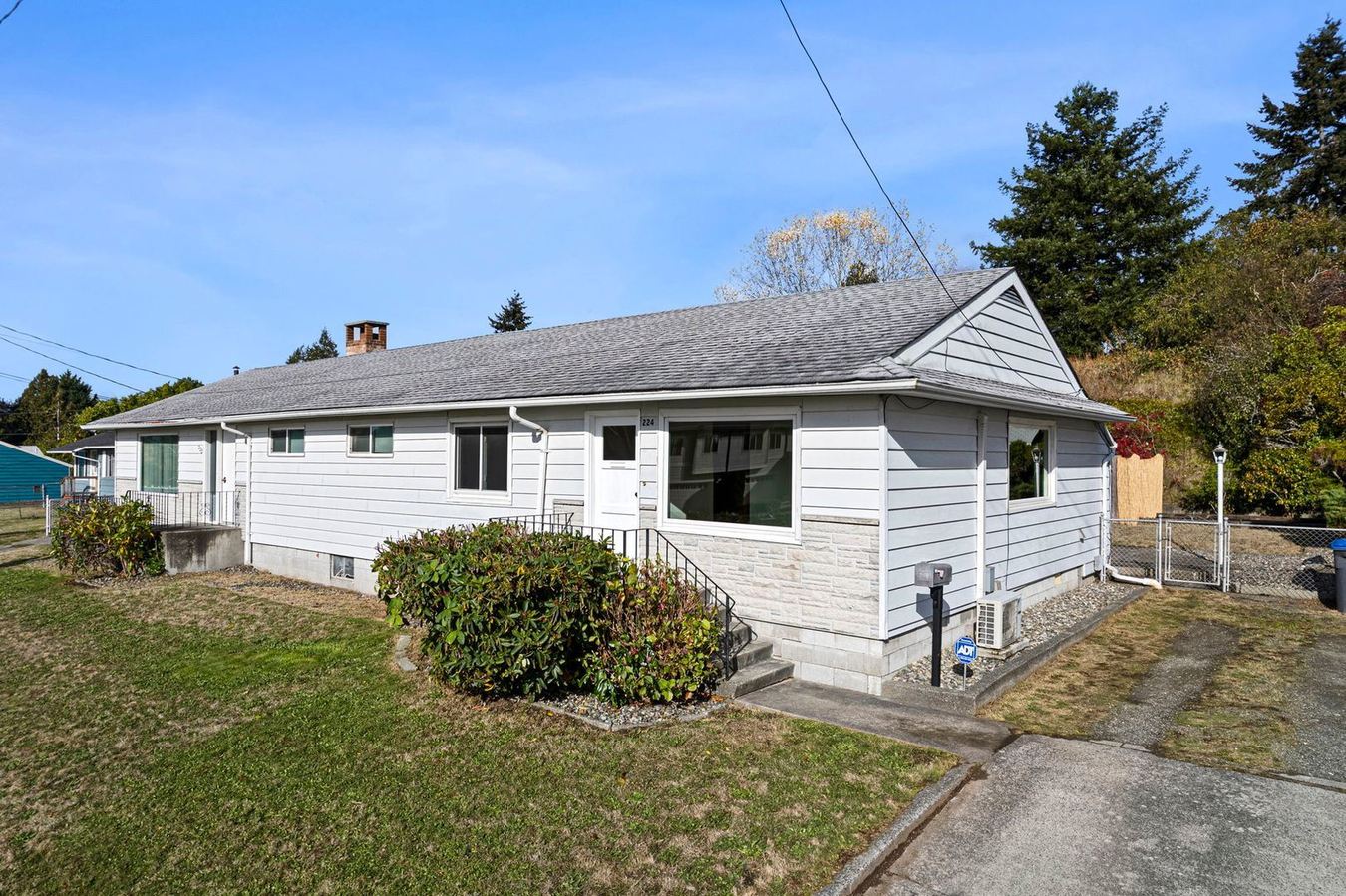 224 Lebo Blvd Bremerton, WA Apartment for Rent