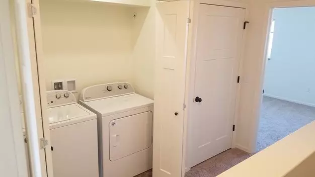 2525-35 Bowen Apartment for rent in Oshkosh, WI