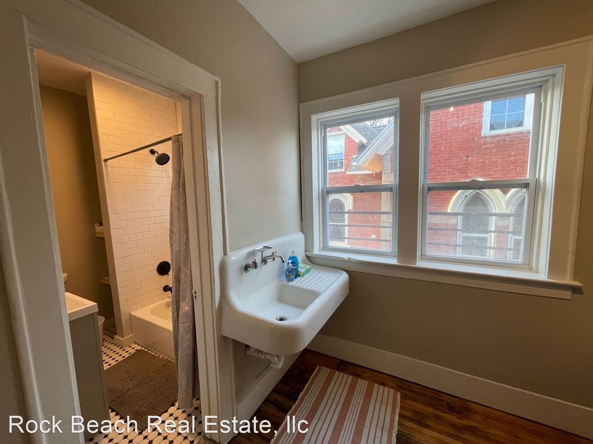 145 S Fitzhugh St Studio And 1 Bedroom... Apartments Rochester, NY