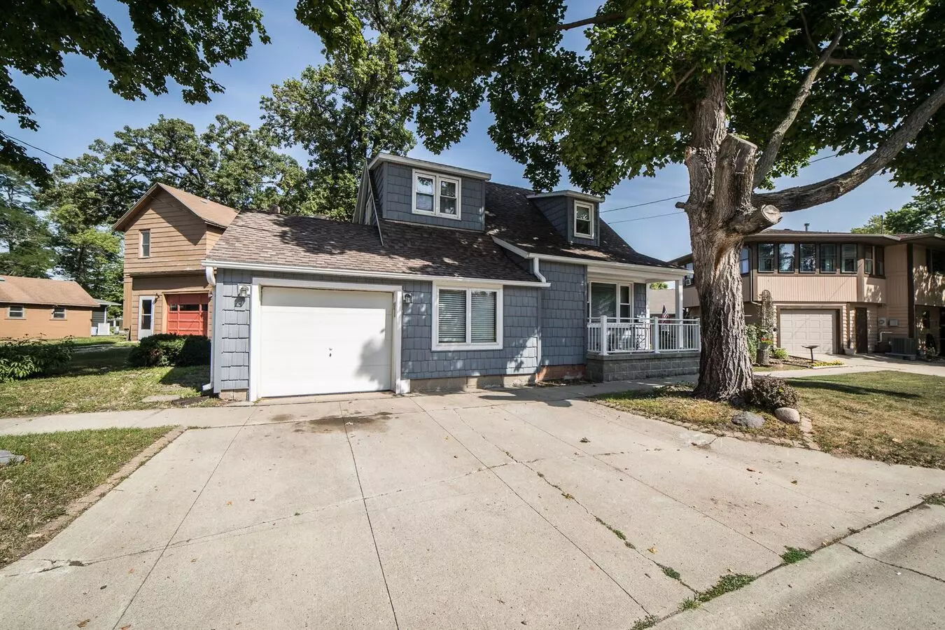 Fully Furnished House for rent in Clear Lake, IA