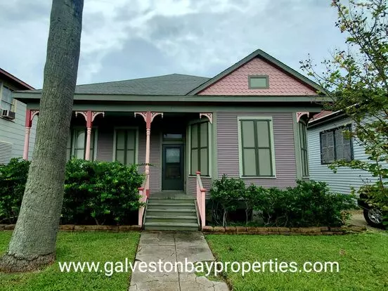 Large One Story 3 Bedroom Victorian Cottage Apartment for rent in Galveston, TX Large One Story 3 Bedroom Victorian Cottage Apartment for rent in Galveston, TX