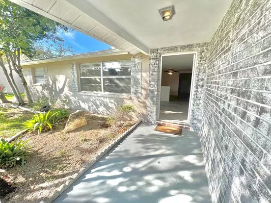 Updated 3bd/2bth Home On Corner Lot Apartment for rent in Port Richey, FL