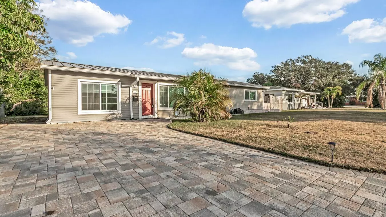 3bd/2ba Pool Home Near Jungle Terrace, Available Immediately! House for rent in St Petersburg, FL