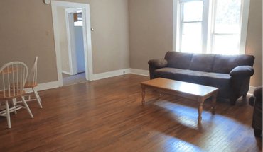 4 of 25 606 W Elm St Apartment for rent in Urbana, IL