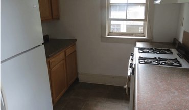 3 of 25 606 W Elm St Apartment for rent in Urbana, IL