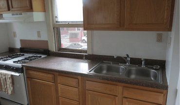 5 of 25 606 W Elm St Apartment for rent in Urbana, IL