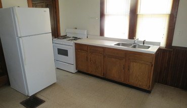 4 of 8 612 W Elm St House for rent in Urbana, IL