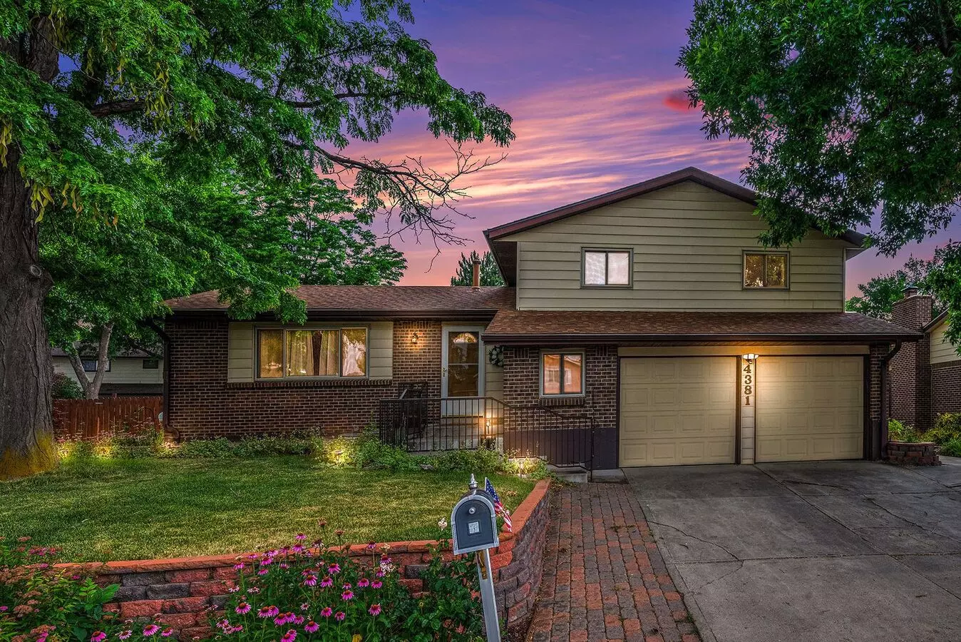 Spacious 5 Bedroom In The Heart Of Littleton! House for rent in Littleton, CO