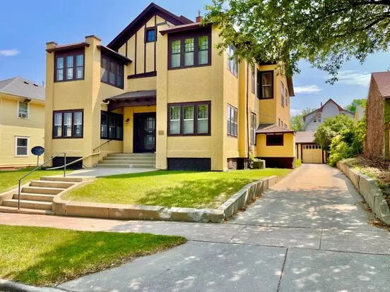 1006/1008 S Dakota Ave Apartment for rent in Sioux Falls, SD