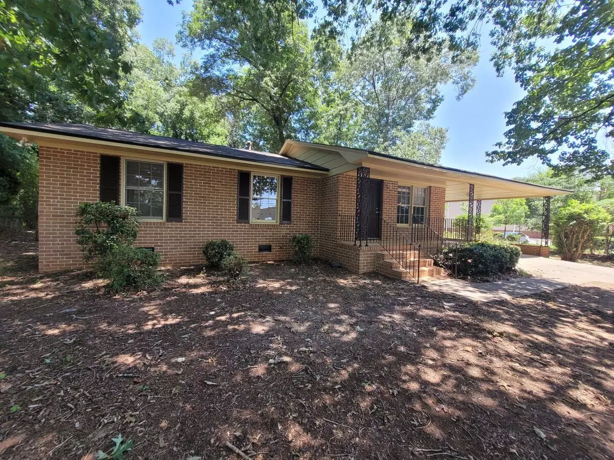 Clarke Co. - Athens, Ga Huntington Ct - 3 Bedroom, 1.5 Bathroom - Brick Home - Right Next To The Ga. Square Mall - Convenient To All Athens Amenities House for rent in Athens, GA