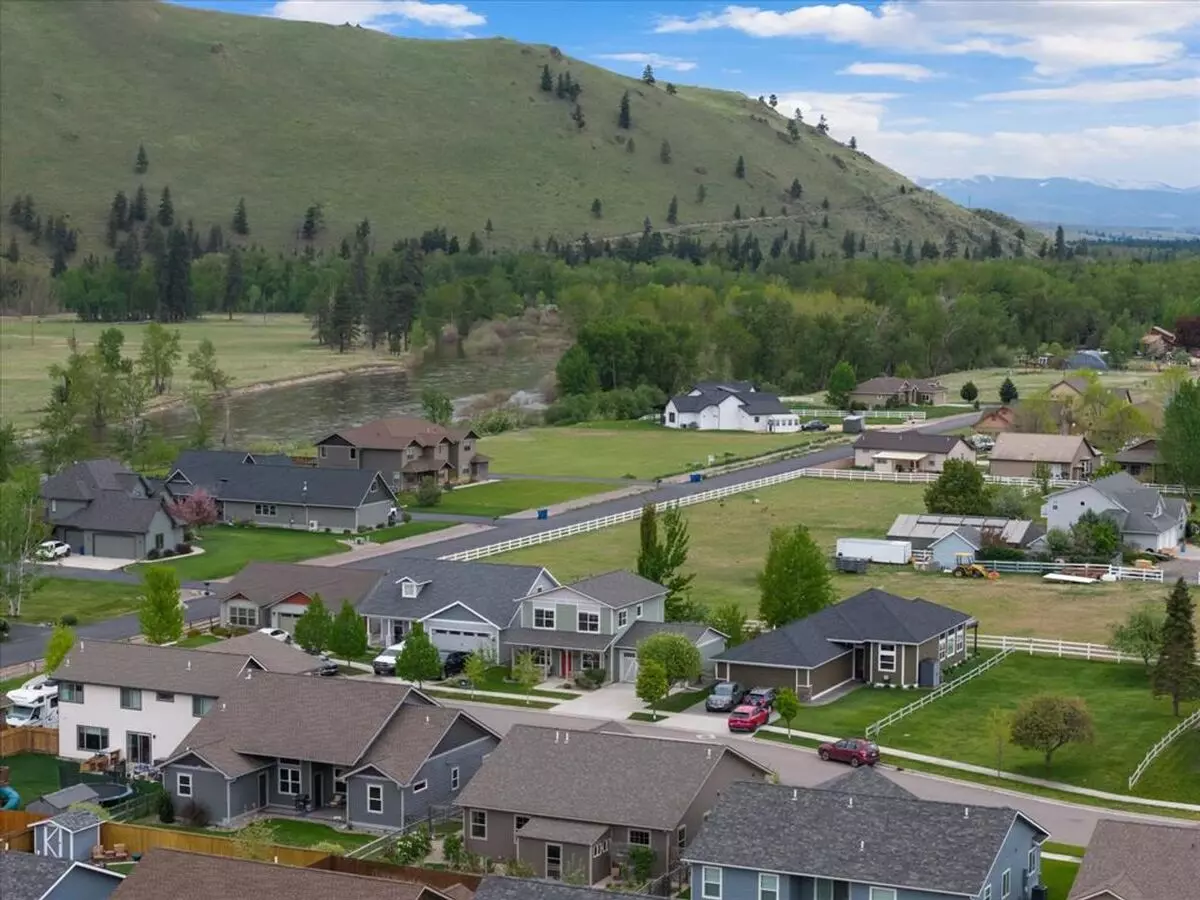 Charming 3 Bed, 2 Bath Home With Modern Updates House for rent in Lolo, MT