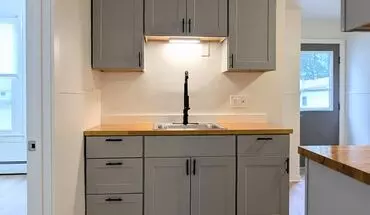 3 of 12 23 Winthrop St Apartment for rent in Augusta, ME