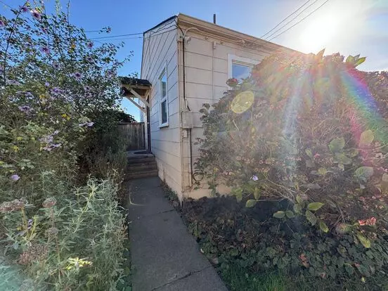 1226Ltur Apartment for rent in Eureka, CA
