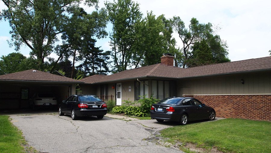 1517 Cambria Dr. House for rent in East Lansing, MI