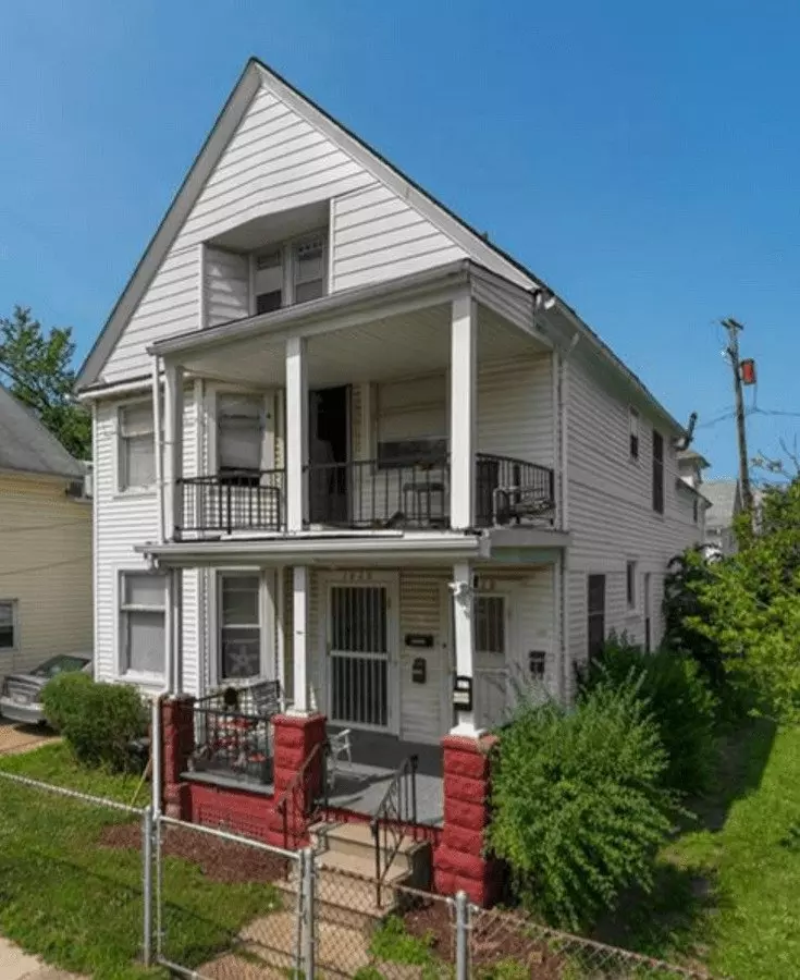 W. 57th 1820 - Triplex - Selling Apartment for rent in Cleveland, OH