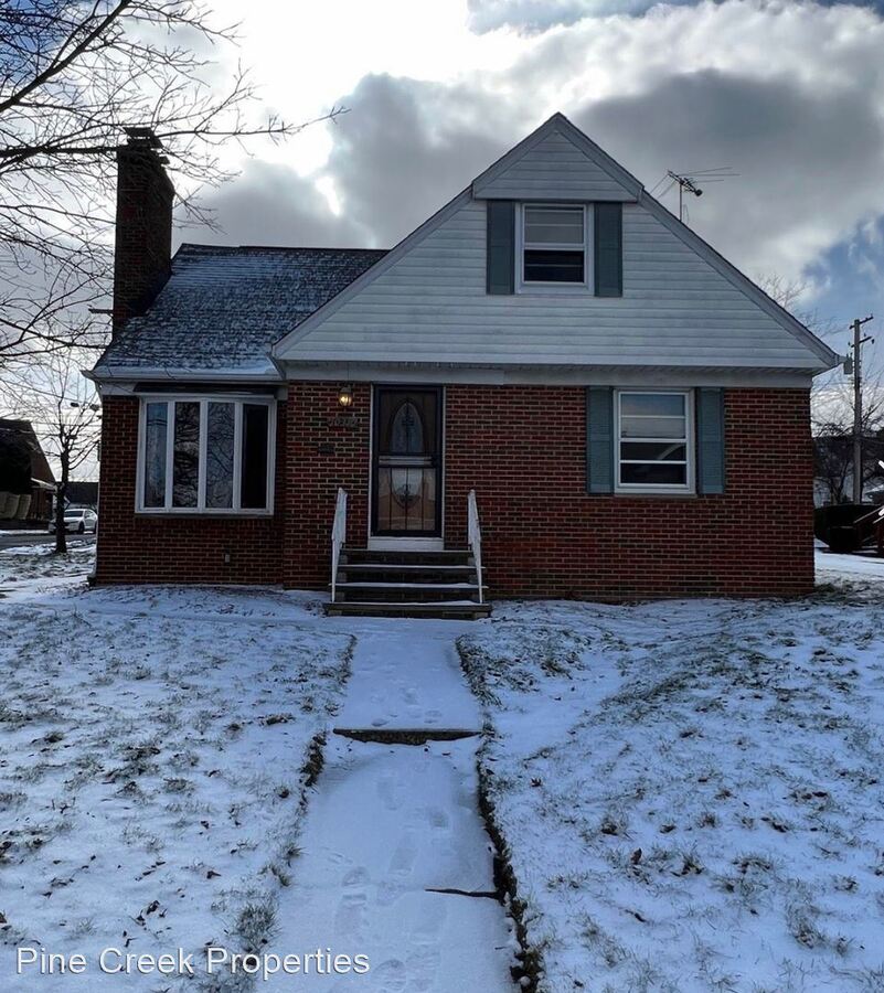 10310 Park Hts Ave Garfield Heights, OH House for Rent