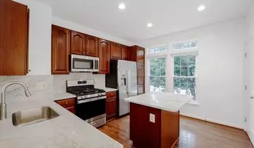 4 of 30 Like Brand New, Updated Th Walk To Dunn Loring Metro On Orange Line House for rent in Vienna, VA