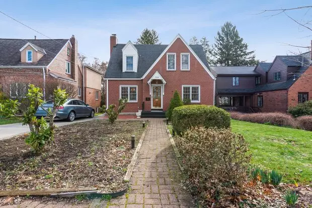 Usga Rental Only! Apartment for rent in Oakmont, PA