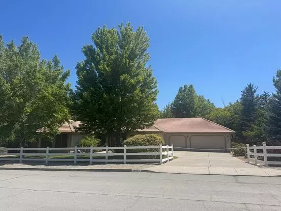 Spacious 3 Bed + Office | 3 Bath | 3-car Garage | ½ Acre | Views + Mature Landscaping Apartment for rent in Reno, NV Spacious 3 Bed + Office | 3 Bath | 3-car Garage | ½ Acre | Views + Mature Landscaping Apartment for rent in Reno, NV