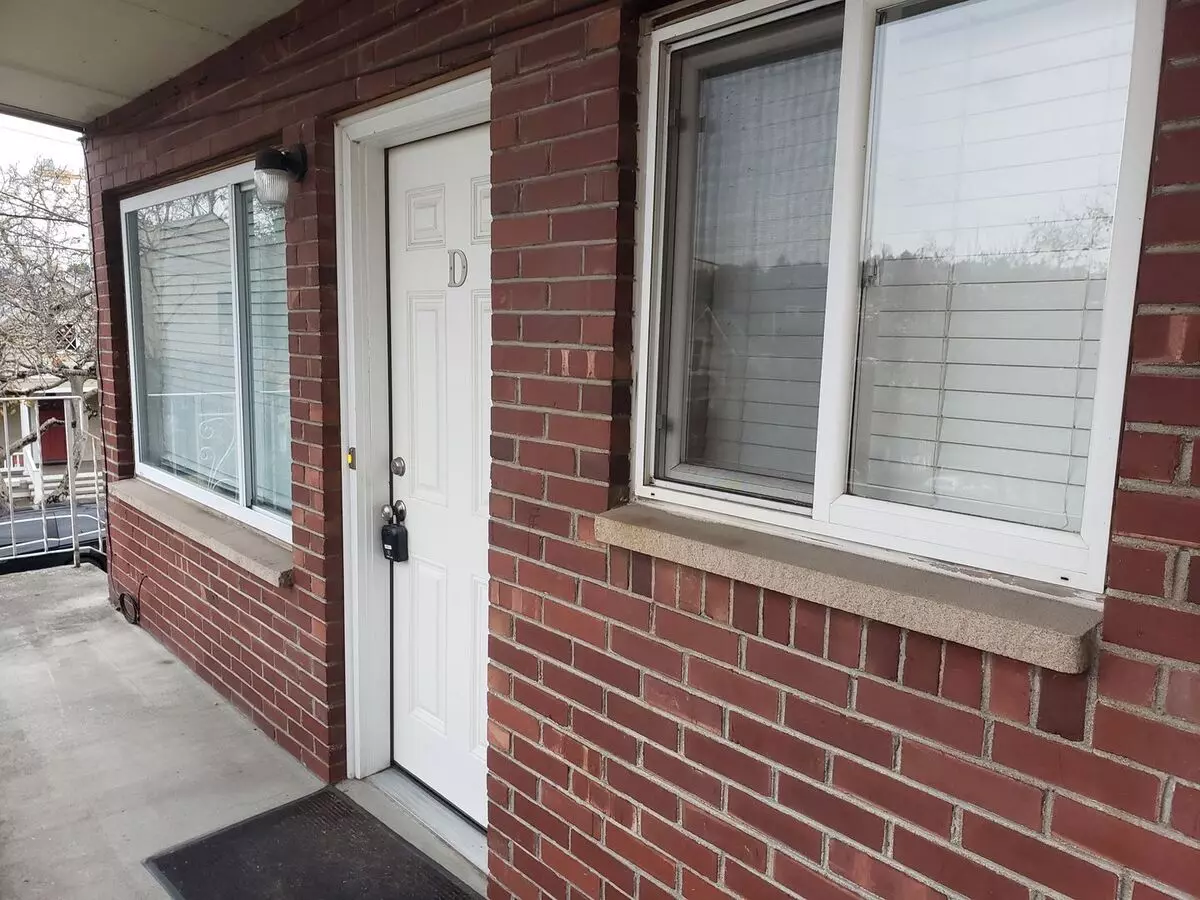 Fremont - Small Building - 1br Top Floor Corner Unit - Clean! Apartment for rent in Seattle, WA