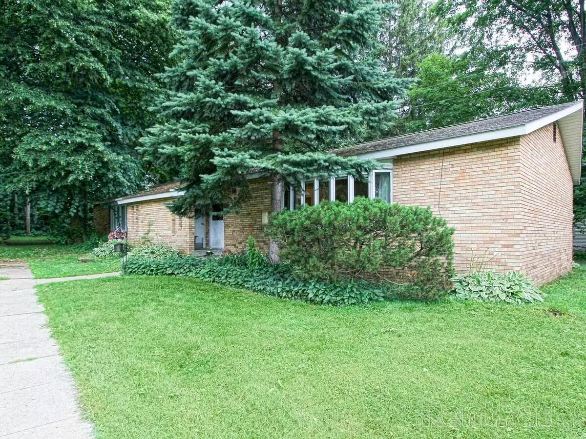Walnut Apartment for rent in Geneva, OH