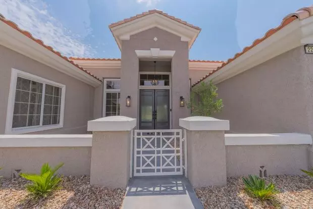Beautiful One-story, 3 Bedrooms, Reimagined Aristocrat Model In Sun City 55+community Apartment for rent in Las Vegas, NV