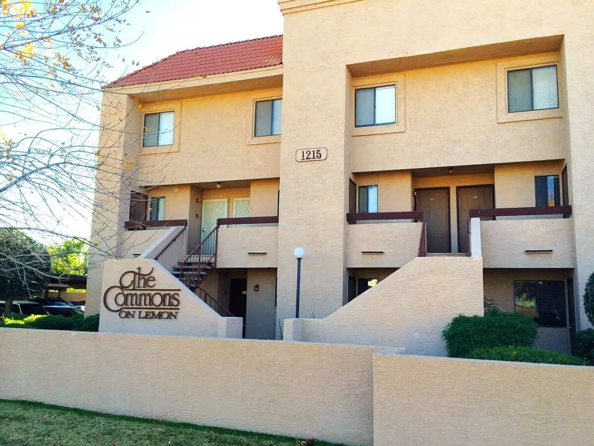 Tempe Townhome Available In Gated Community!!!!! House for rent in Tempe, AZ