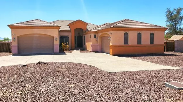 Coming Soon...beautiful Home On Huge Lot! Apartment for rent in Phoenix, AZ