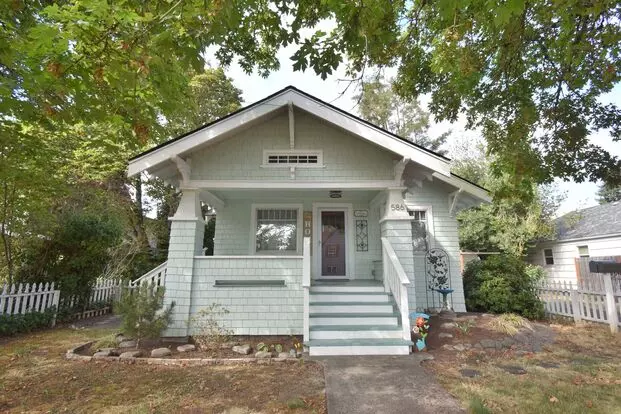 Beautiful Unique Home In Downtown Lebanon! Apartment for rent in Lebanon, OR Beautiful Unique Home In Downtown Lebanon! Apartment for rent in Lebanon, OR