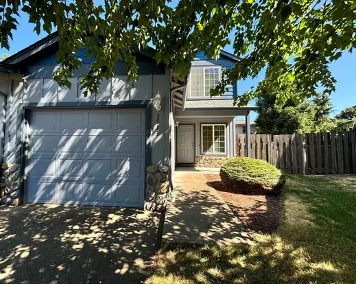 Charming 2-bedroom, 2-bathroom Townhome! Apartment for rent in Albany, OR