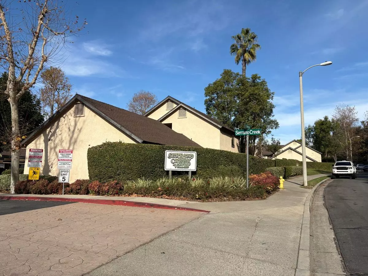 Ground Level Lake Forest 2 Bedroom Condo With Hookups Apartment for rent in Lake Forest, CA