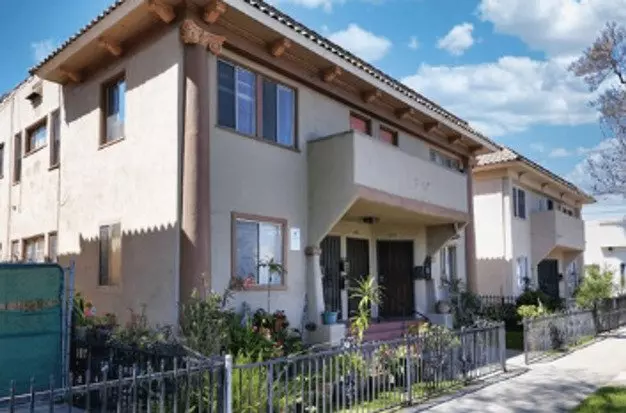 516 - 522 W. 10th Street Apartment for rent in Long Beach, CA