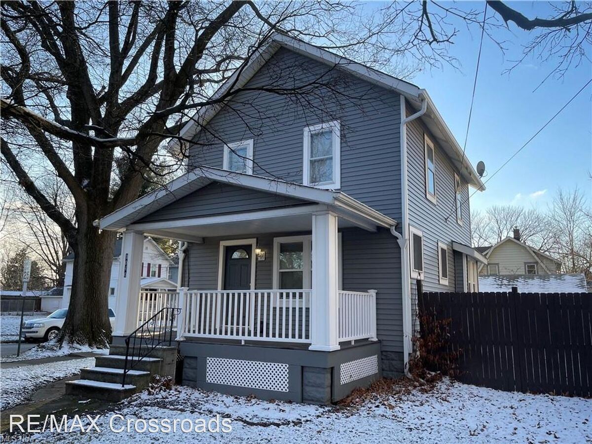 1040 Burkhadt Ave Akron, OH House for Rent Rentable