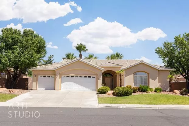 Stunning 3-bedroom Home With Private Backyard Oasis & Full Green Springs Amenities Apartment for rent in Washington, UT