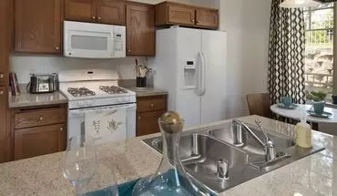 2 of 72 Avalon Oak Creek Apartment for rent in Agoura Hills, CA