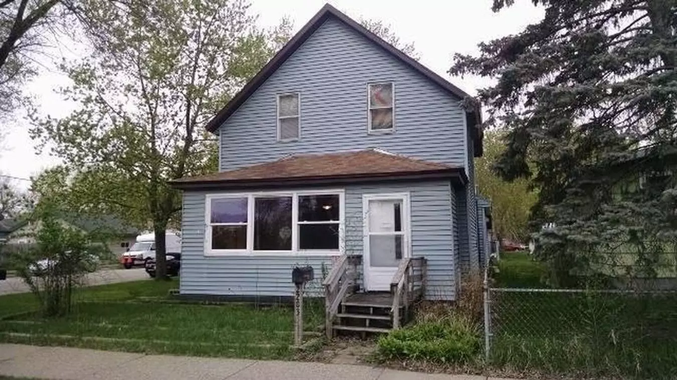 2201 Charles Apartment for rent in La Crosse, WI