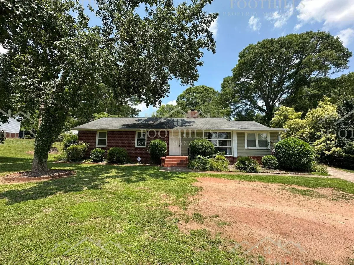 Live Steps Away From Anderson University – 3 Bed, 2 Bath Home House for rent in Anderson, SC