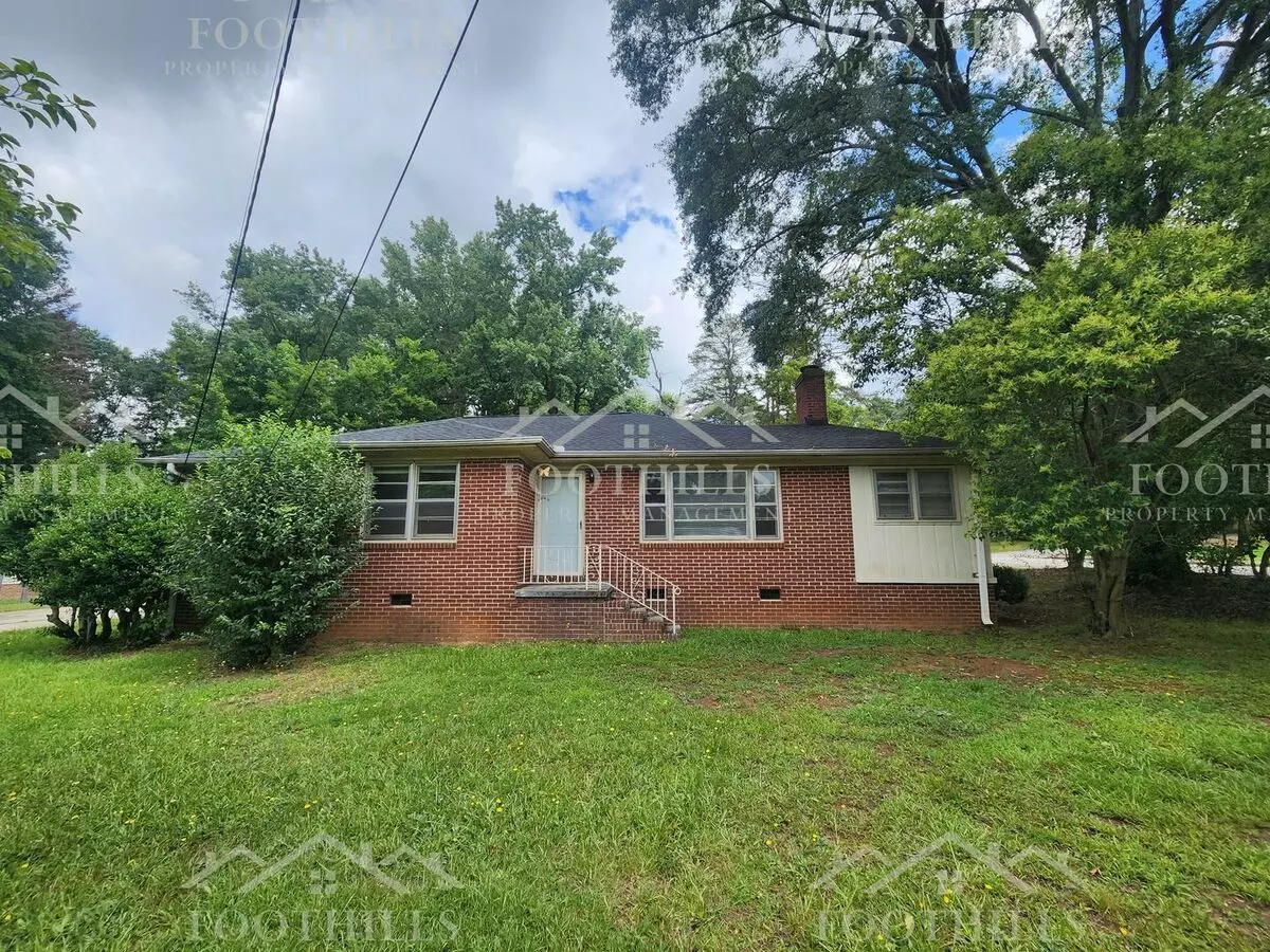 Classic 3-bedroom Home In Downtown Anderson – Spacious Inside & Out! House for rent in Anderson, SC