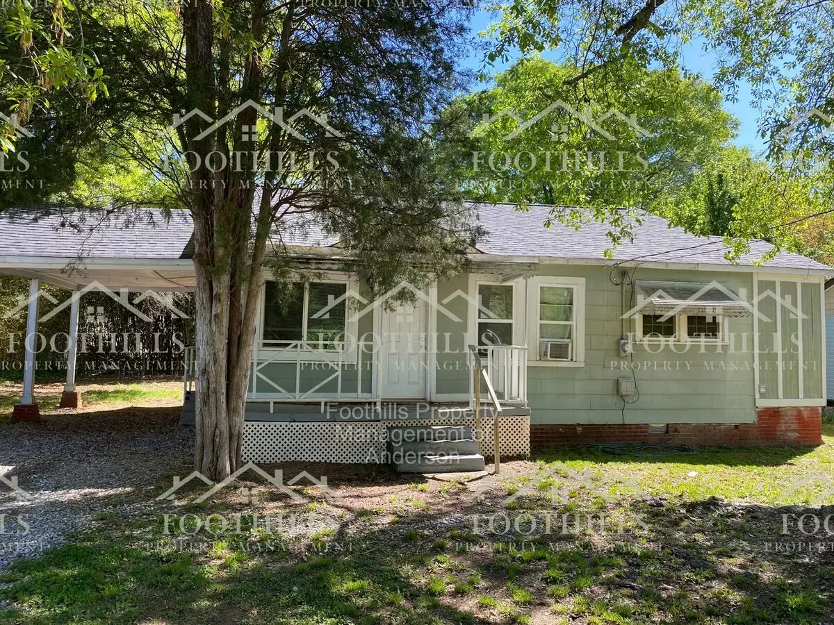 Affordable 3 Bedroom Home Near Hwy 28 With Porch & Carport House for rent in Anderson, SC