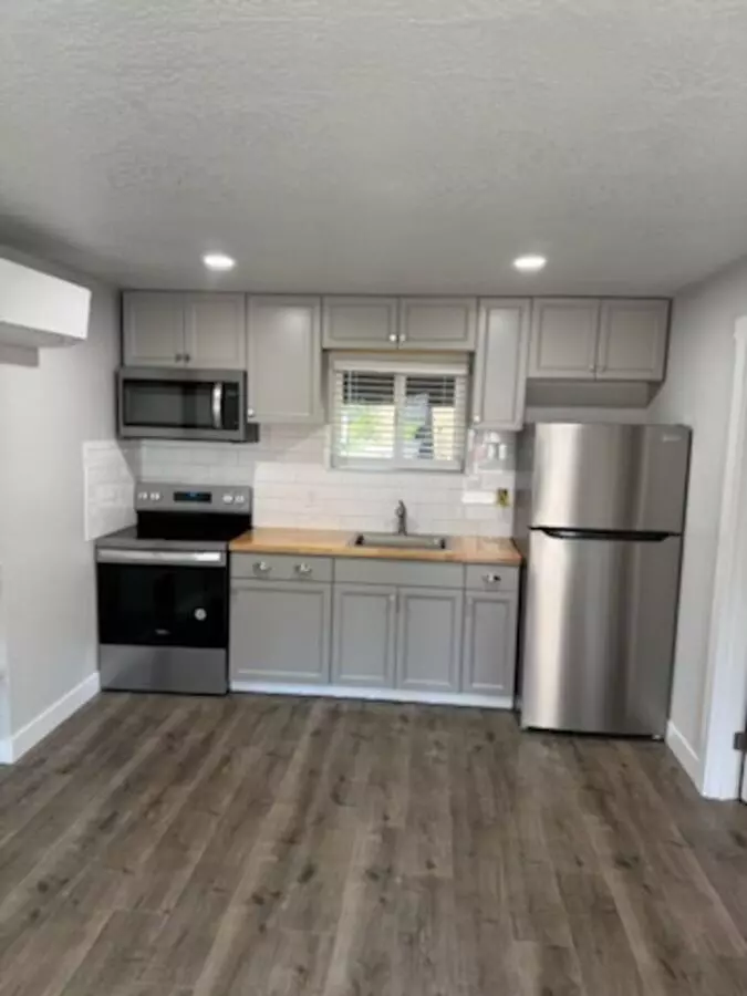 R655 Rogue River Hwy Apartment for rent in Gold Hill, OR