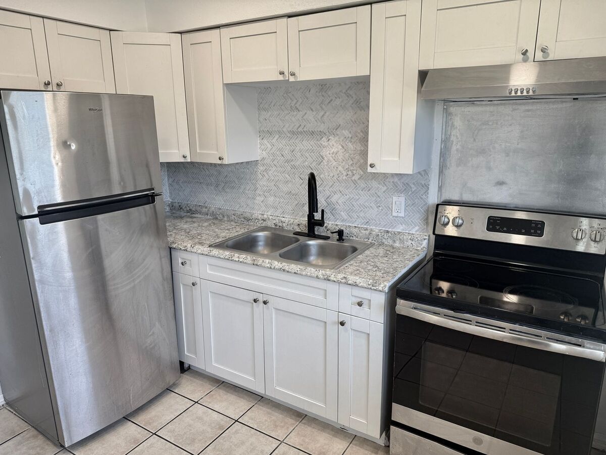 Laurie Court Apartments 6550 41st Ave N St Petersburg FL