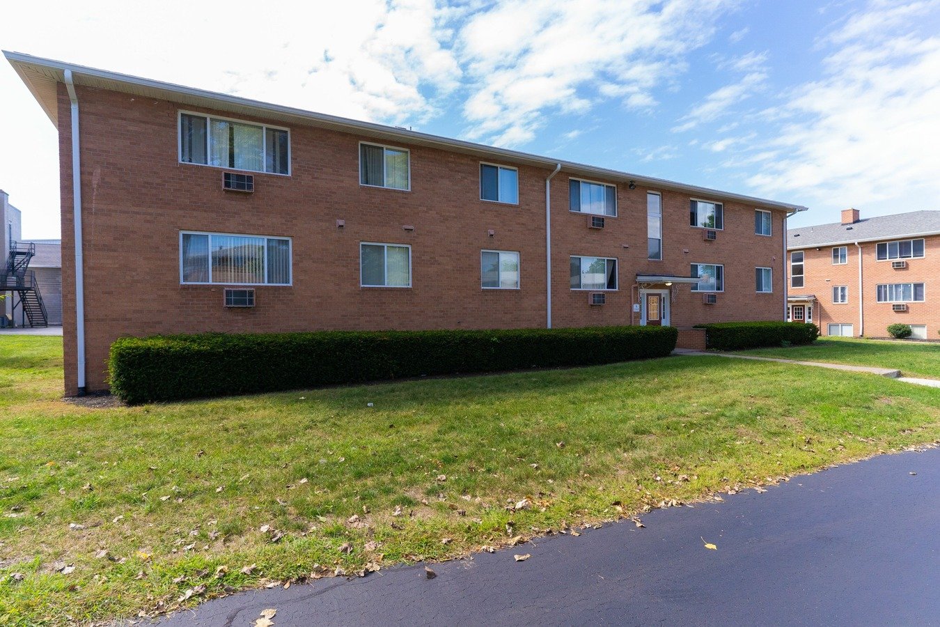 Hathaway Court Apartments - 580 E Ridge Rd Rochester, NY