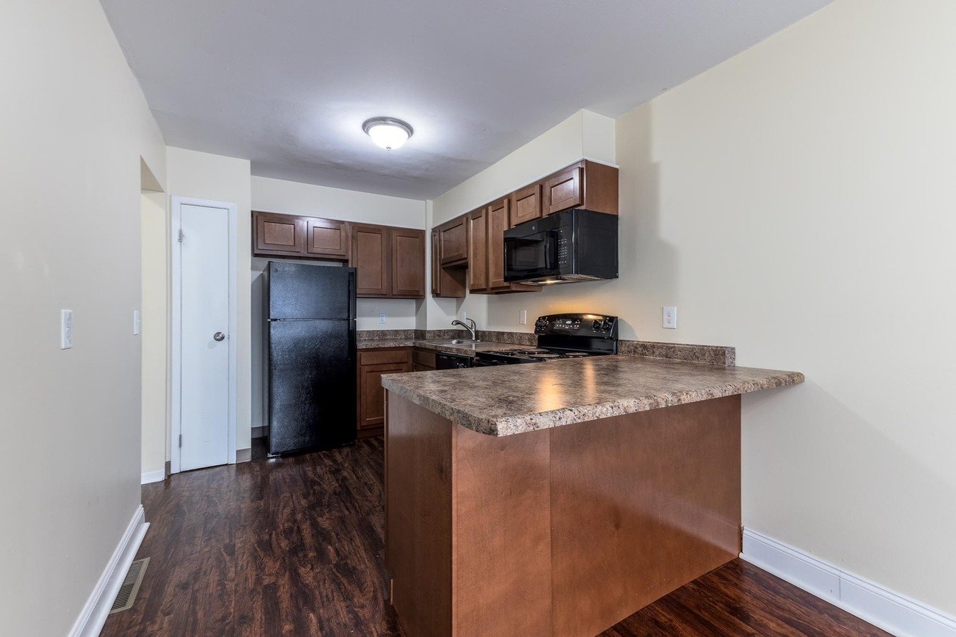 Glenview Townhomes Apartments 410 Laurel Ln Liverpool, NY