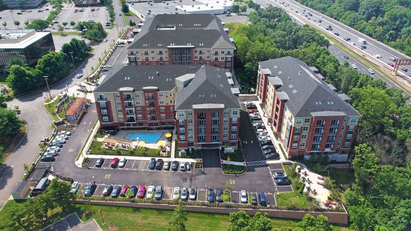 The Grande at Metro Park Apartments Iselin, NJ