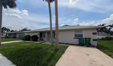 5 of 18 2 Bed/1 Bath 1/2 Of Duplex W/ Inside Laundry House for rent in Cocoa, FL