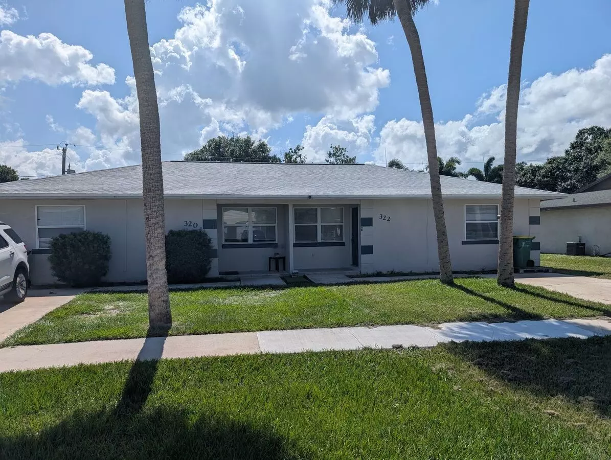 2 Bed/1 Bath 1/2 Of Duplex W/ Inside Laundry House for rent in Cocoa, FL