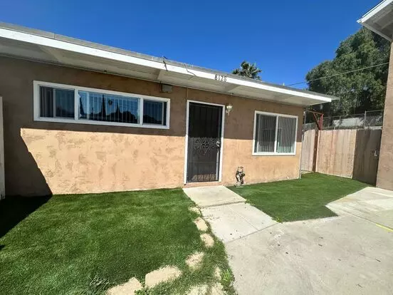 Available Now! 2Bed 1 Bath Duplex Apartment for rent in San Diego, CA Available Now! 2Bed 1 Bath Duplex Apartment for rent in San Diego, CA