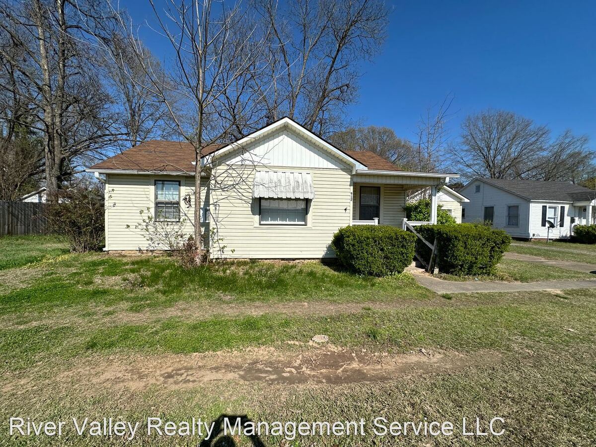 912 N 2nd St Dardanelle, AR House for Rent Rentable